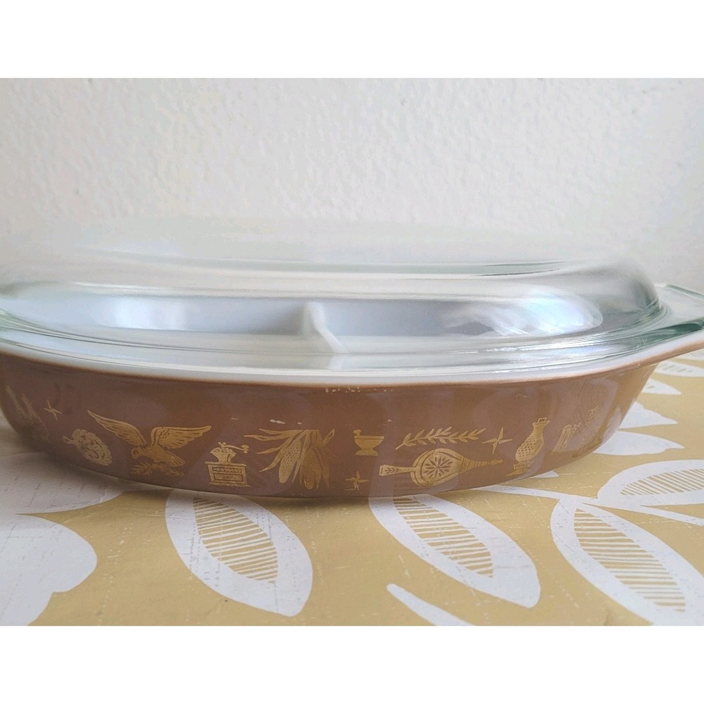 Vintage Early American Heritage Pyrex Divided Casserole Dish 1½ Quart Lid